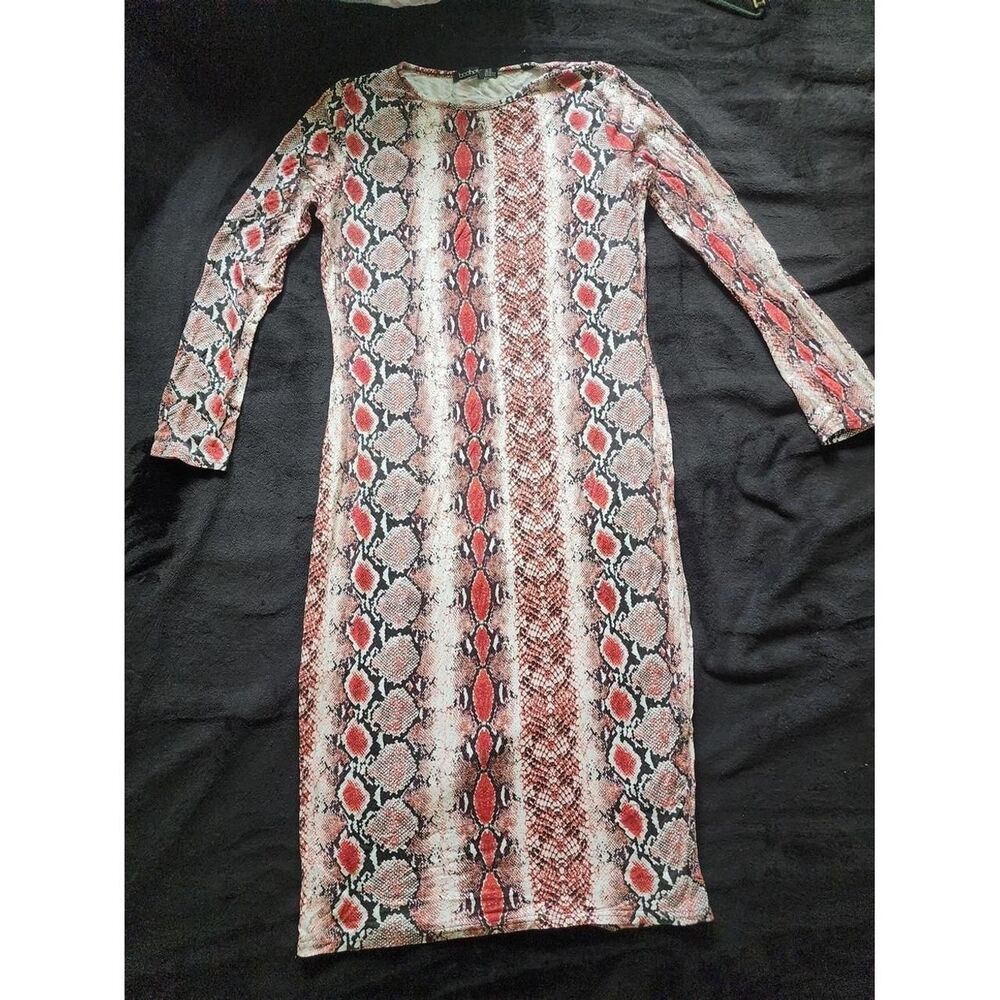 Boohoo Women's Red and Black Dress